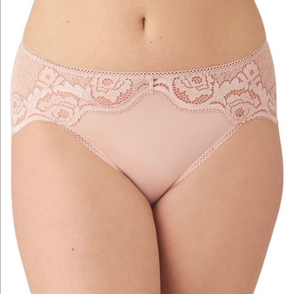 NWT Wacoal high-waisted panty